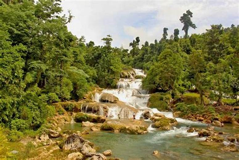  Aliwagwag Falls Eco Park (Davao)