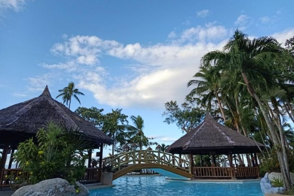 Coco Beach Island Resort: A Tropical Paradise in Puerto Galera